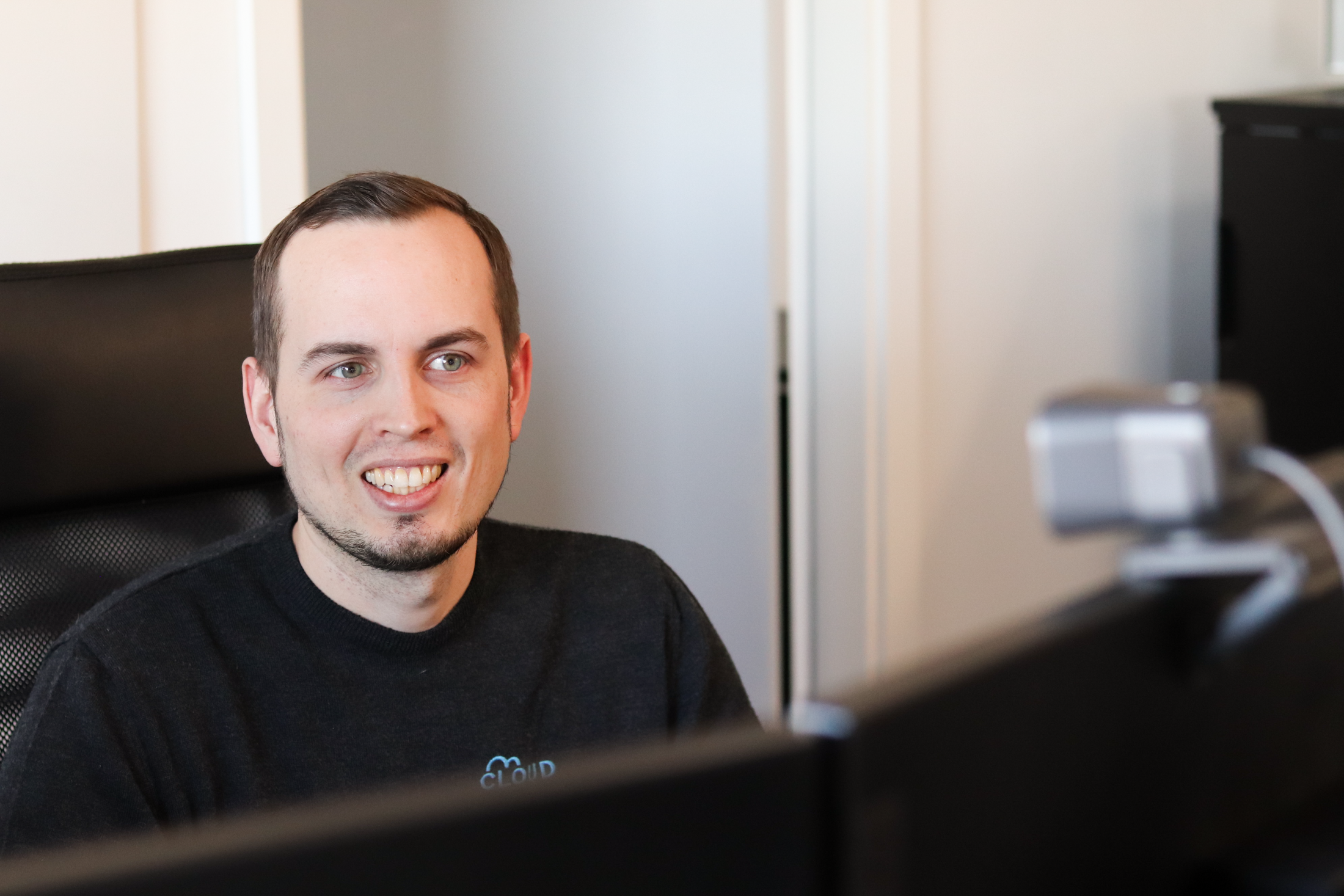 IT-specialist ved computeren